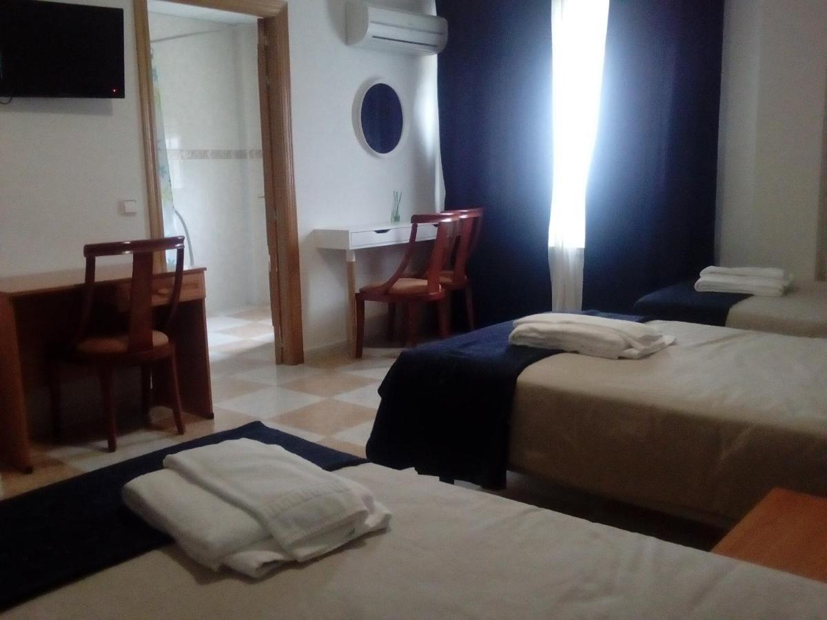 Hotel El Ancla Villanueva de la Canada Luaran gambar